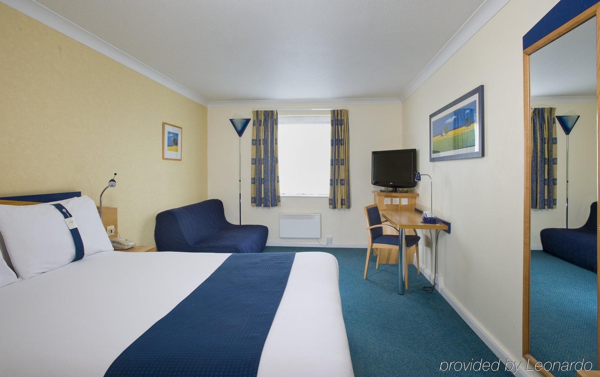 Holiday Inn Express Swansea East By Ihg Exterior foto